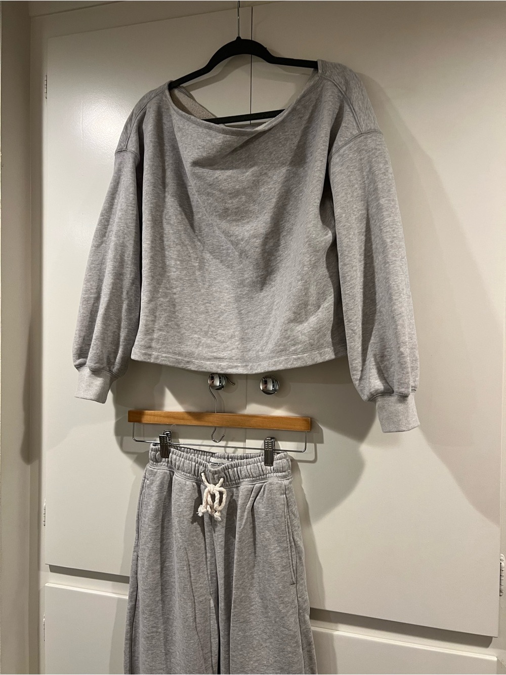 Abercrombie & Fitch Light Gray Cropped Sweatshirt Set